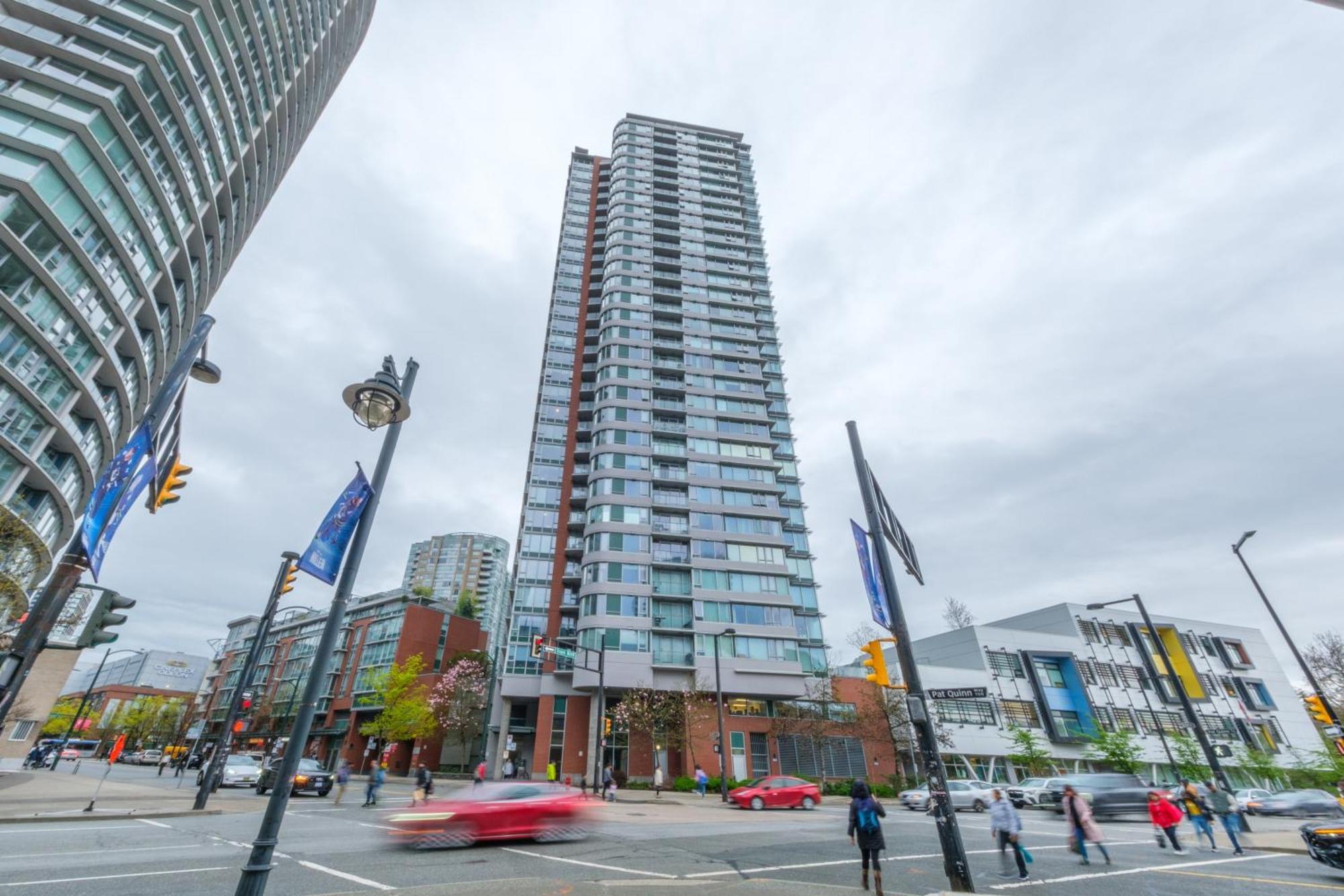 Central 1-Bedroom Apartment With Pool, Jacuzzi & Sauna Vancouver Exteriér fotografie